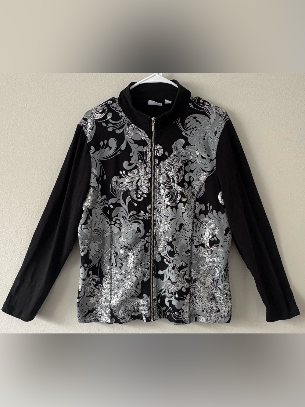 Chico's Zenergy Jacket Women's 2 L Black Silver Floral Full Zip Mock Neck Knit